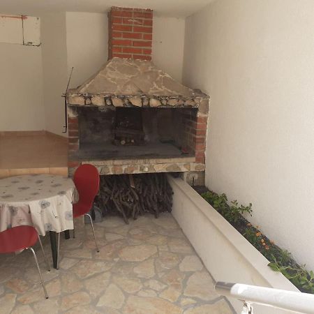 Apartments Slavica Bol Eksteriør billede