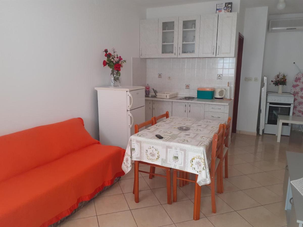 Apartments Slavica Bol Eksteriør billede