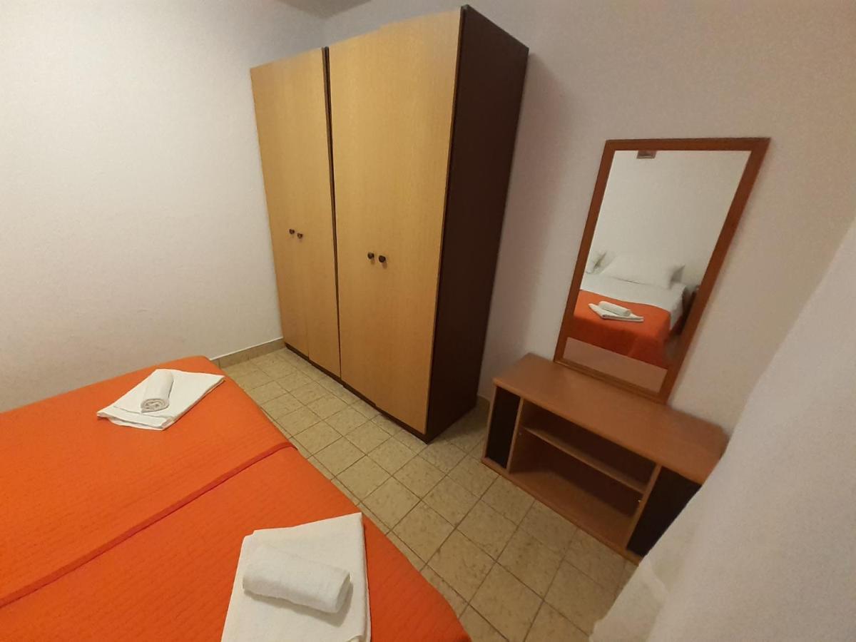 Apartments Slavica Bol Eksteriør billede