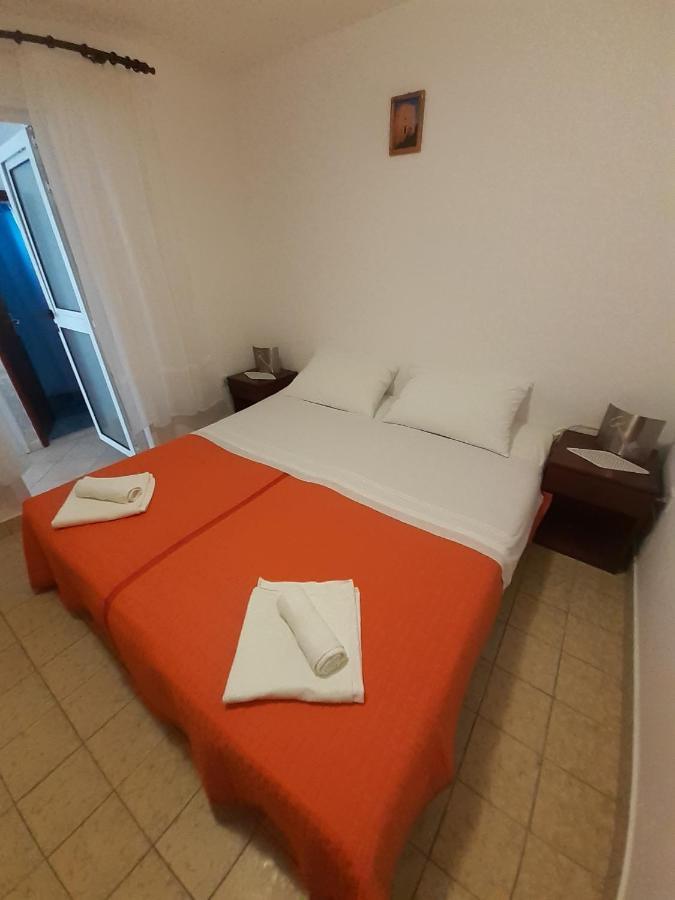 Apartments Slavica Bol Eksteriør billede