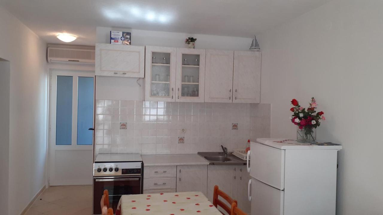Apartments Slavica Bol Eksteriør billede