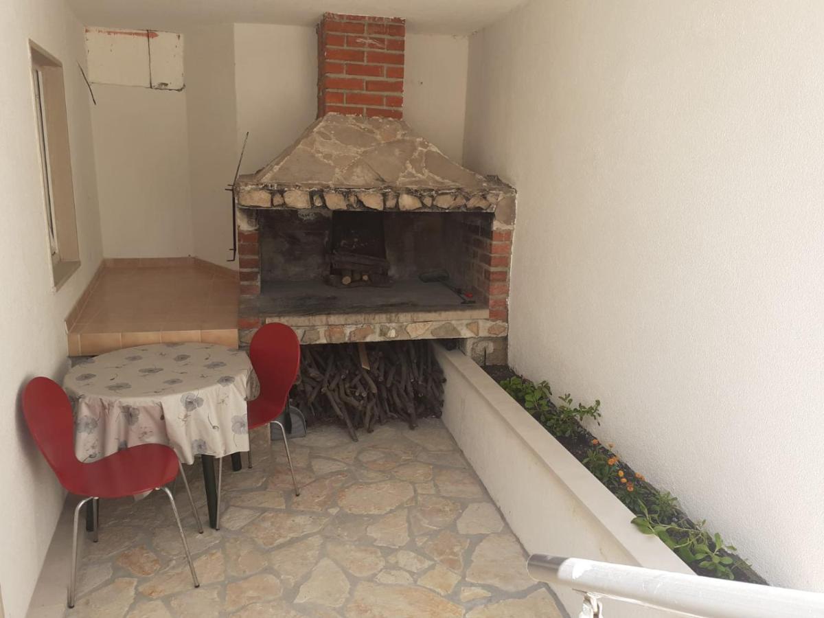 Apartments Slavica Bol Eksteriør billede