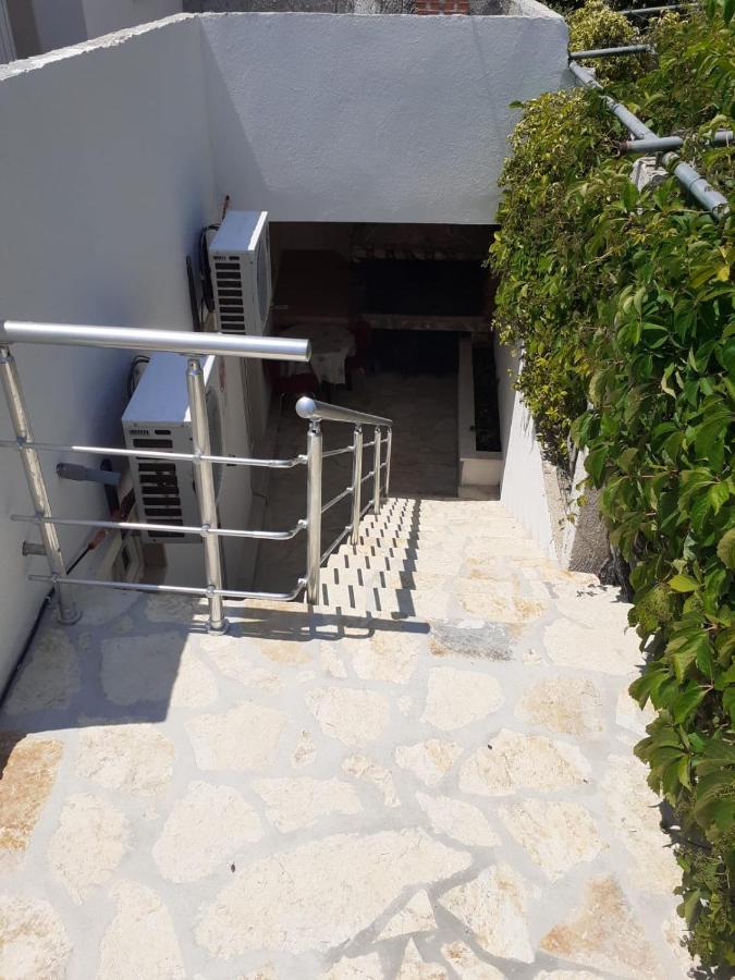 Apartments Slavica Bol Eksteriør billede