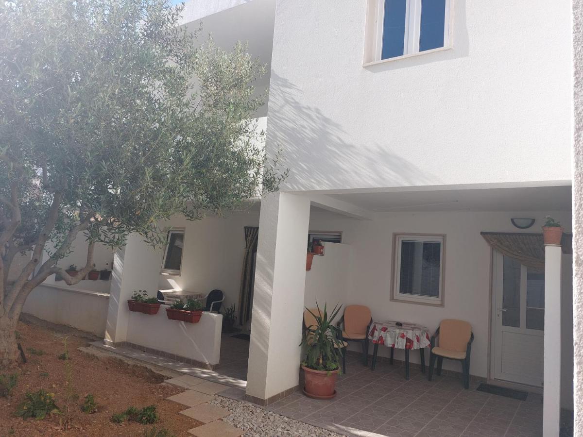 Apartments Slavica Bol Eksteriør billede